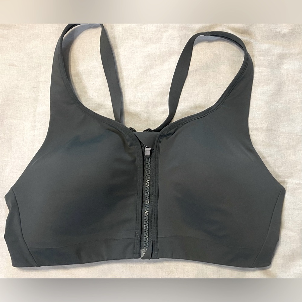 ATHLETA Ultimate Sports Bra Zip Front Size 36C Gray Adjustable Supportive